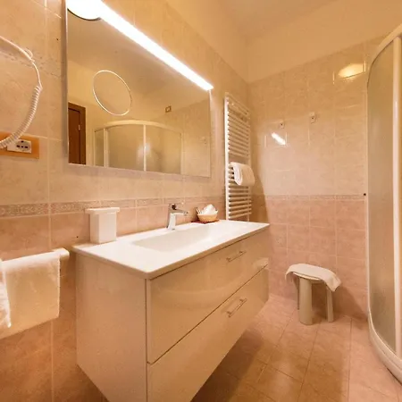 Beatrice Aparthotel 3*