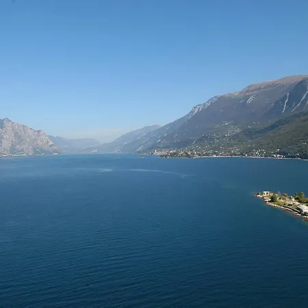 Beatrice Brenzone sul Garda