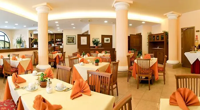 Aparthotel Beatrice 3*